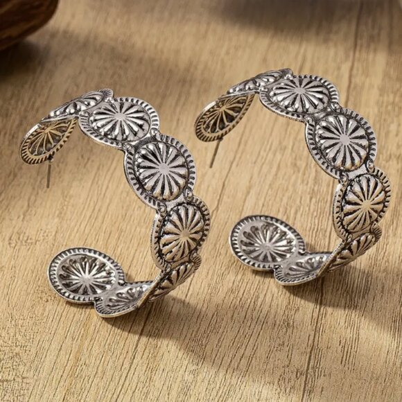 chichigems Jewelry - Hammered Concho Ancient Aged Silver Western Southwestern Boho Round Earrings NEW